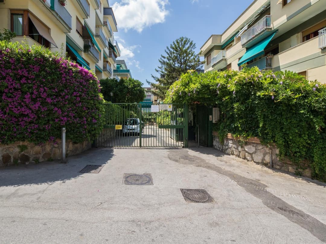 De Vivo Realty - Azzurro Park Suite Sorrento — photo 1 of 1