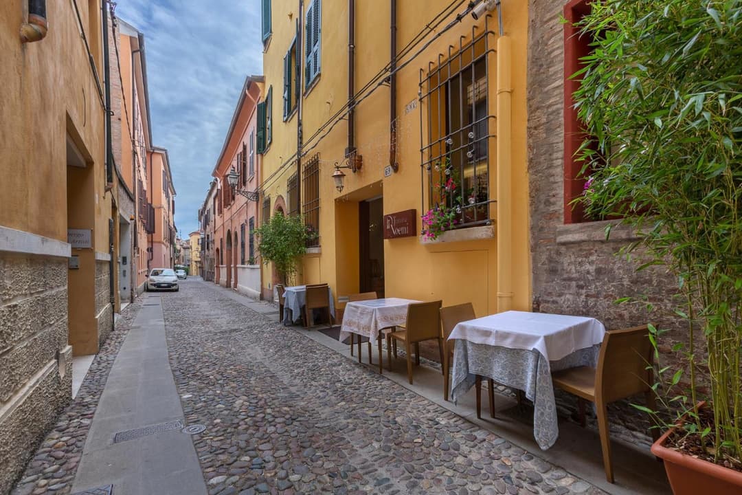 GuestHost - Ferrara Center Apartment x3 — photo 1 of 1