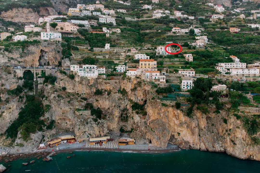 aLone Amalfi — photo 1 of 1
