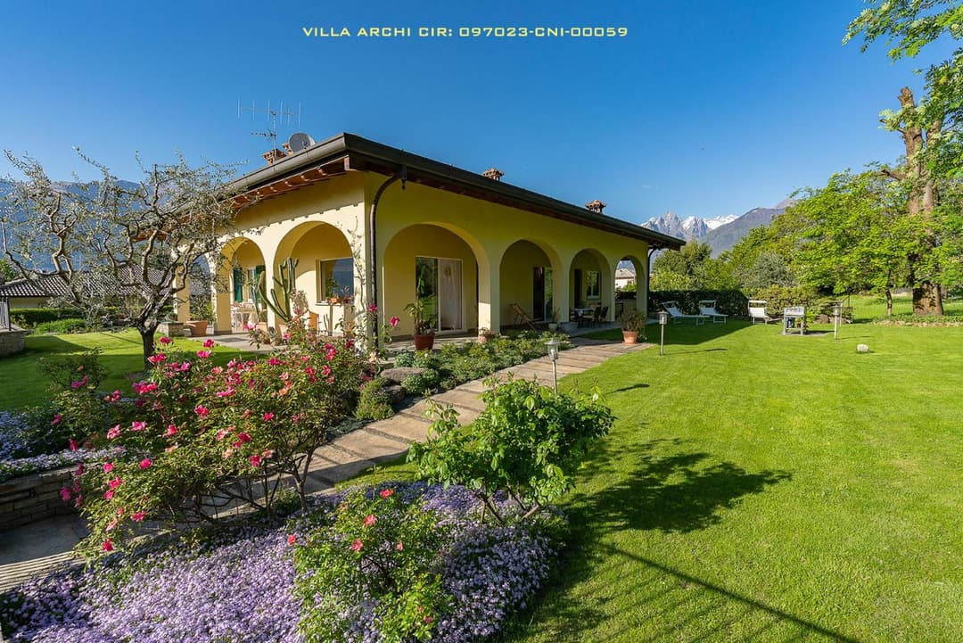 Villa Archi — photo 1 of 15