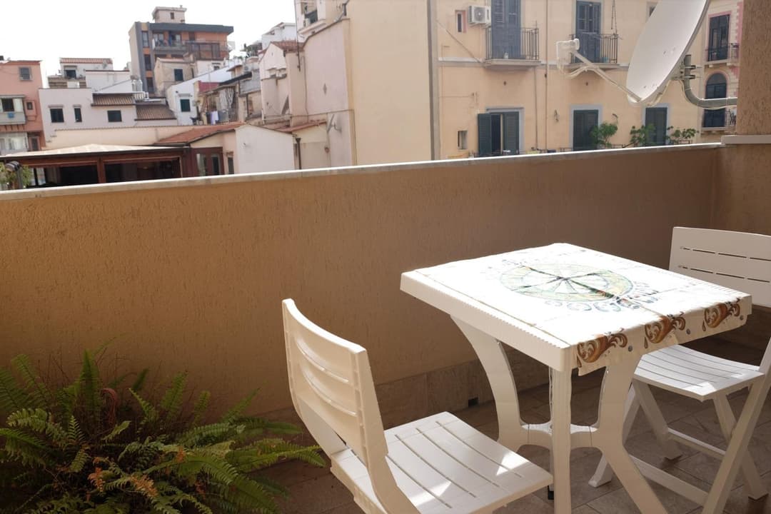 Palermo old style - Boutique apartment with terrace in center city — photo 1 of 1