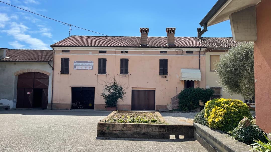 Corte Manzoglio — photo 1 of 1