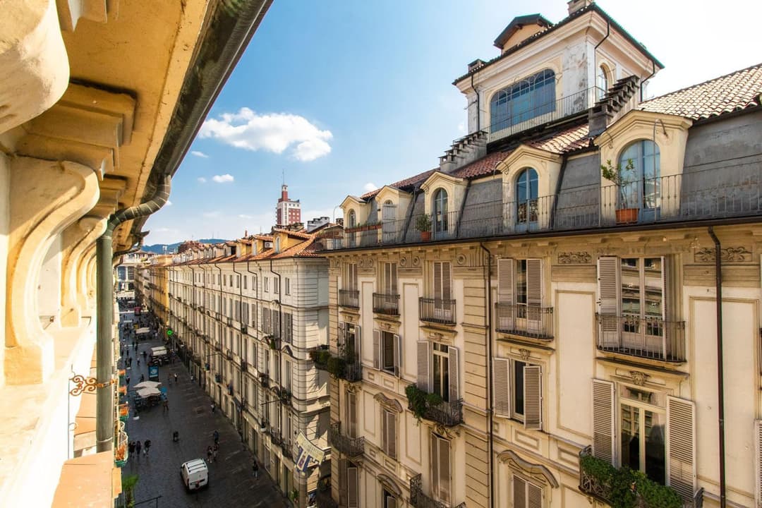 GuestHost - Stylish Quardilatero Romano Central Flat — photo 1 of 41