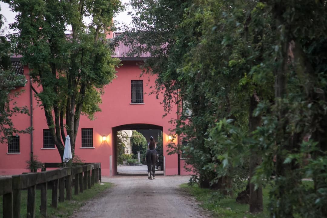 SCUDERIA LA COLOMBERA — photo 1 of 37