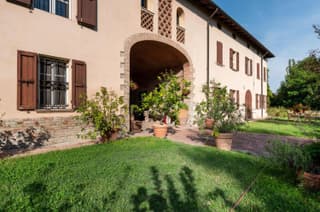 GuestHost - Splendido apt con piscina e parking a Colorno