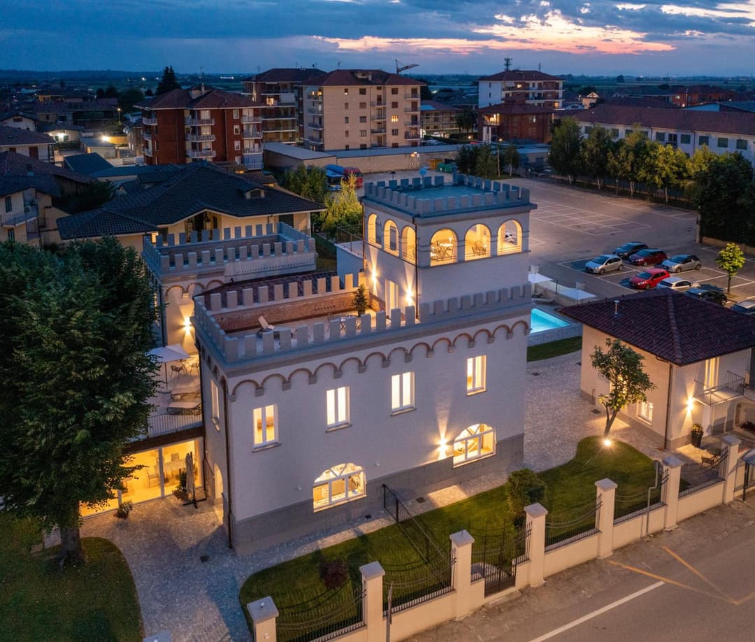 VILLA BERNASCONI — photo 1 of 1