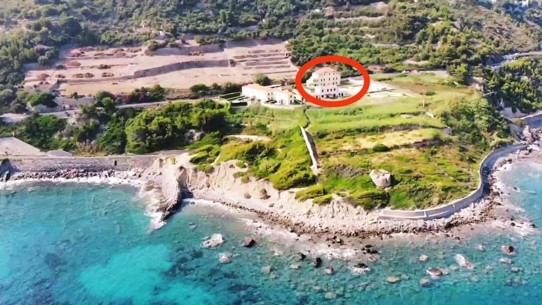 Cluxury-Torre dei Saraceni BOUTIQUE APT BY THE SEA Beach, Pool,Private Jacuzzi, Parking — photo 1 of 44