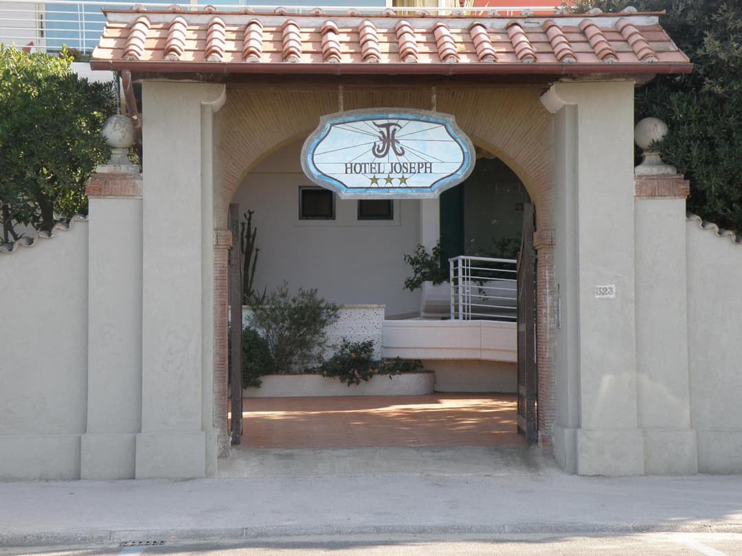 Hotel Joseph — photo 1 of 1