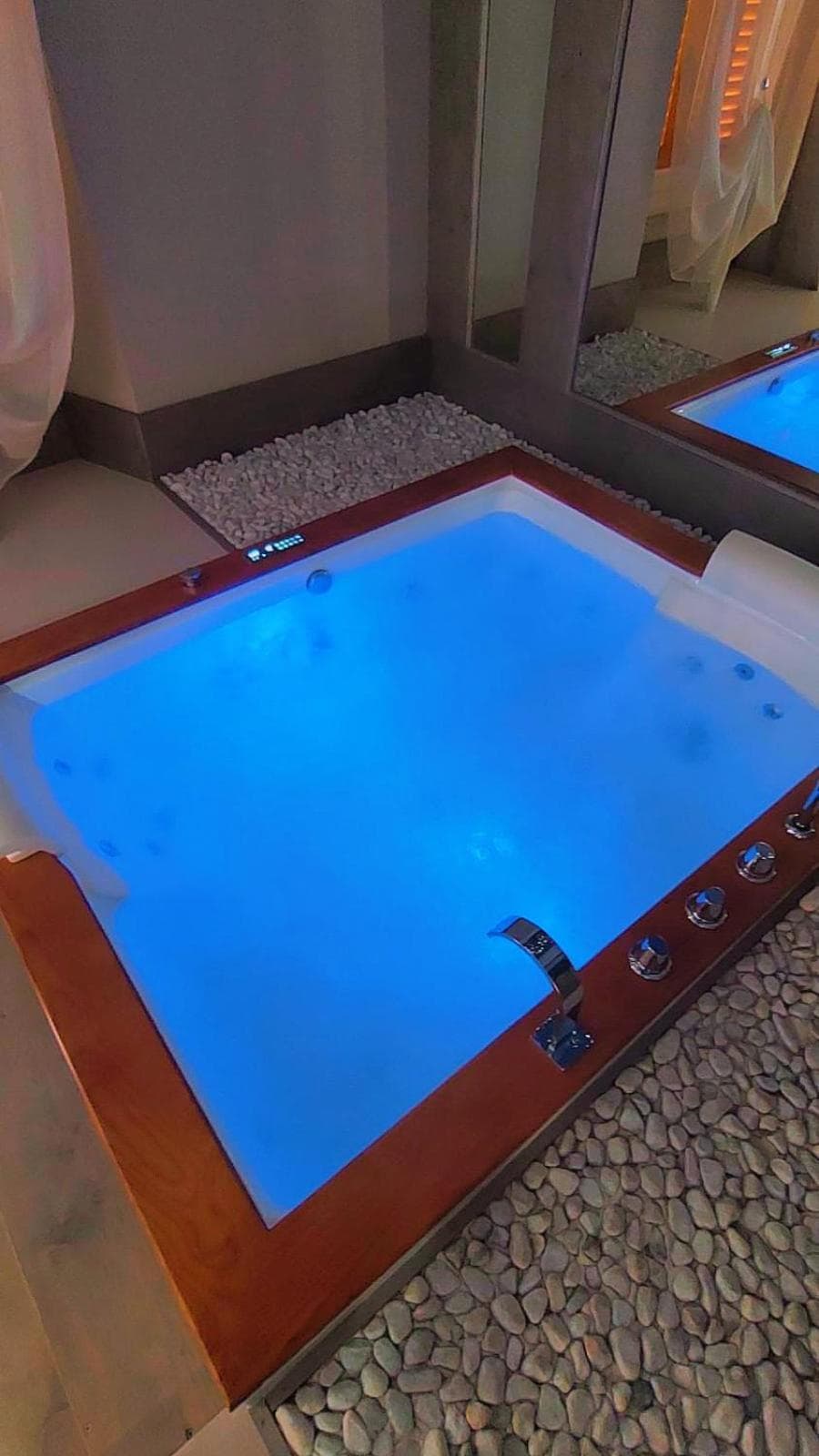 HYDROSUITE — photo 1 of 41