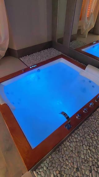 HYDROSUITE