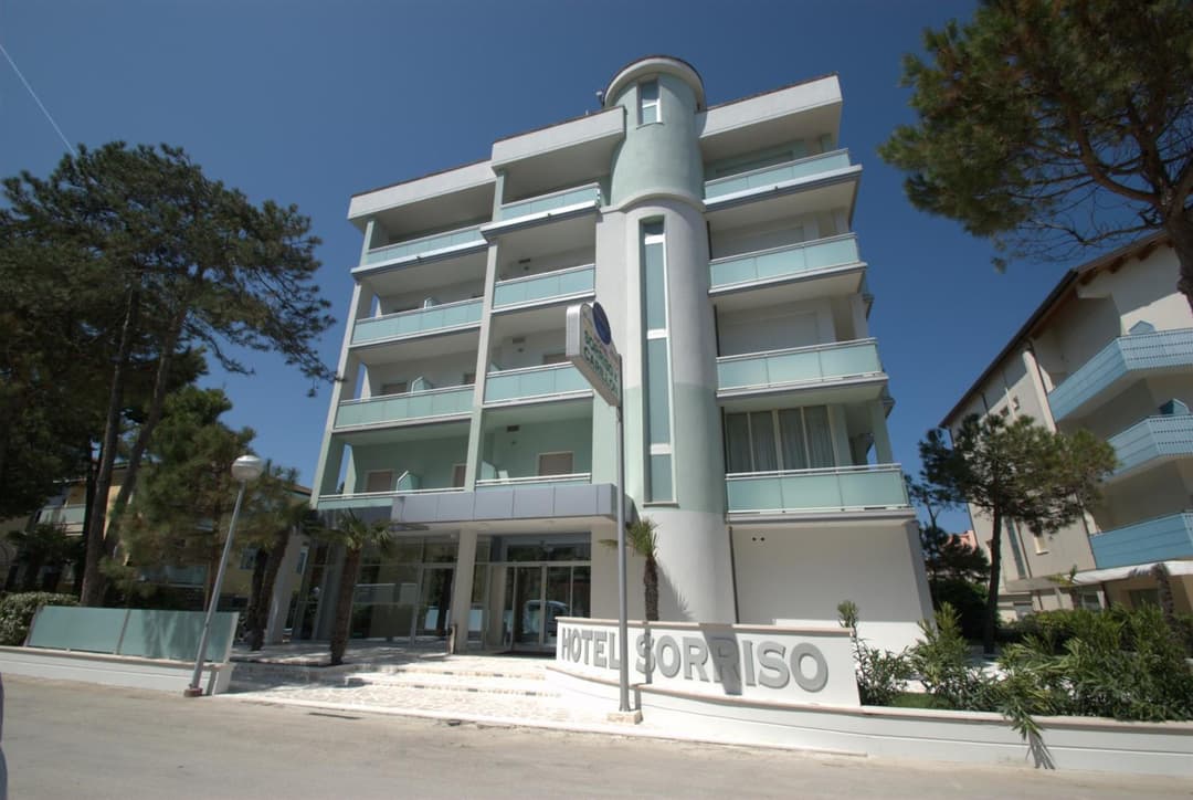 Hotel Sorriso — photo 1 of 71