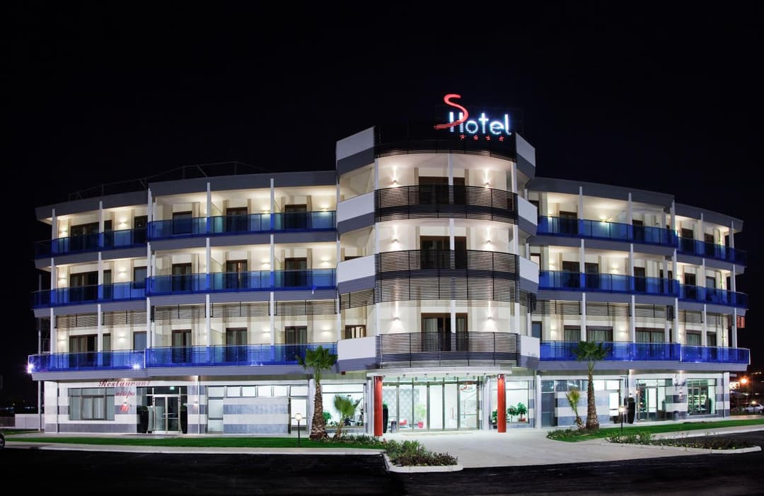S Hotel — photo 1 of 1