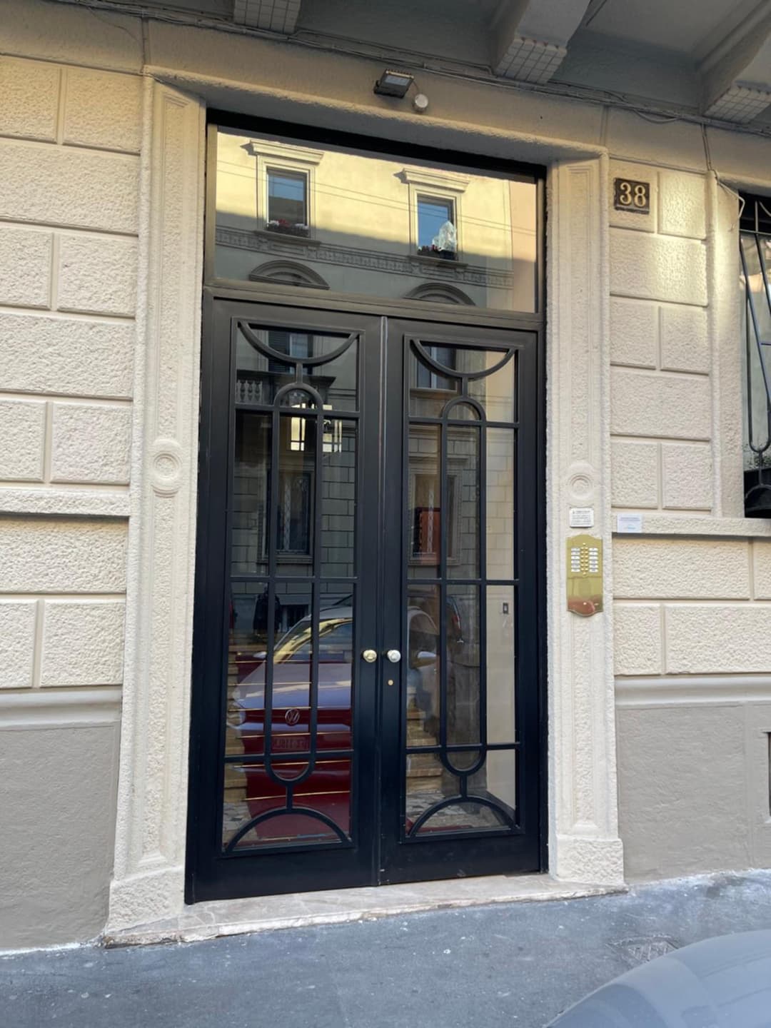 Lacaralele1 — photo 1 of 1