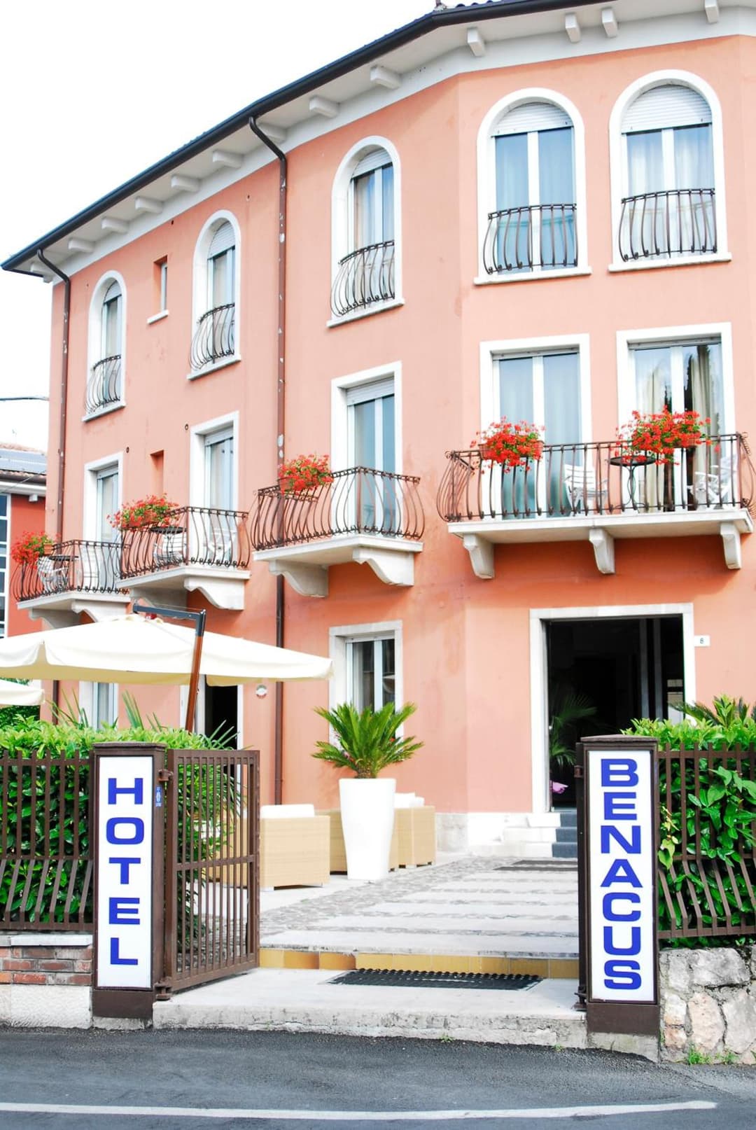 Hotel Benacus — photo 1 of 1