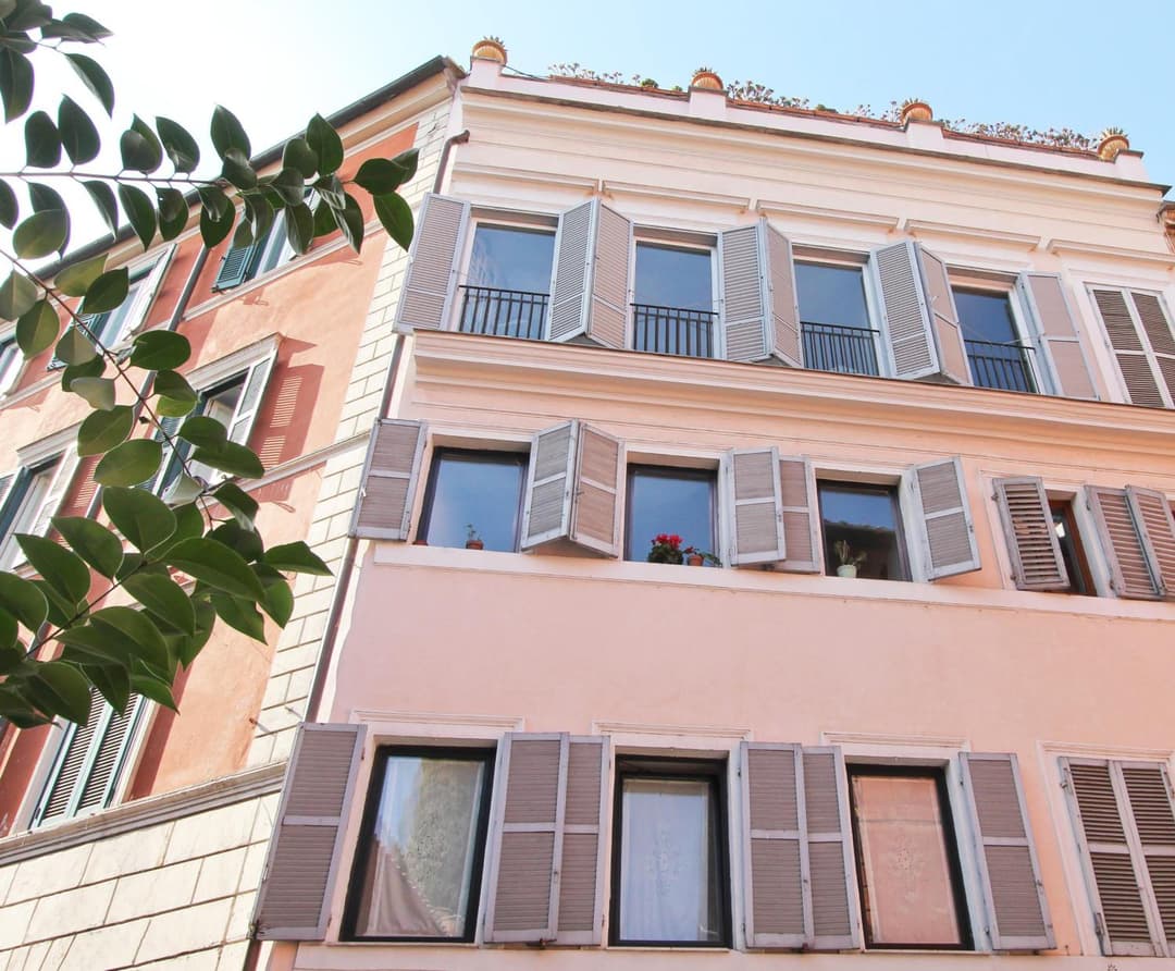 Luxury art apartment in Trastevere with terrace — photo 1 of 1