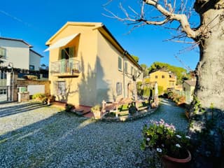 Casetta Luna e Sole Giardino privato e vista Toscana