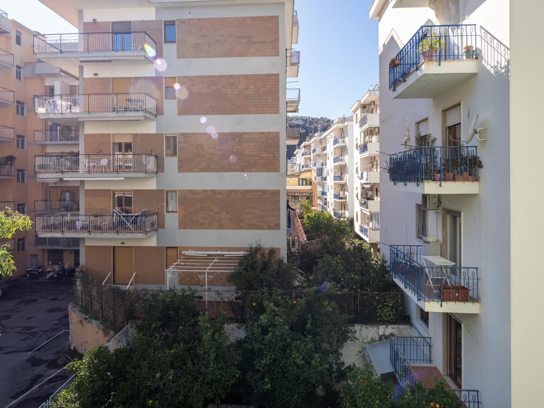 De Vivo Realty - Orange Suites Sorrento — photo 1 of 1