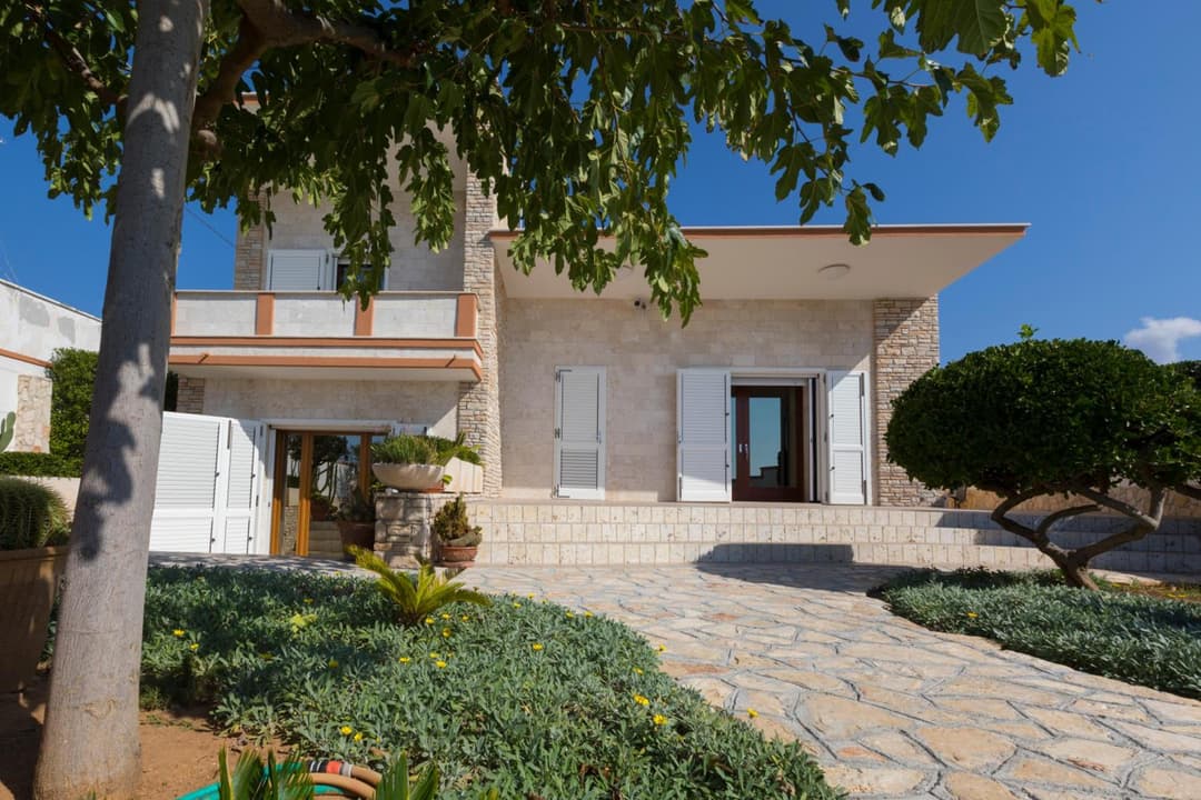 Villa Eleonora con piscina Fronte Mare — photo 1 of 1