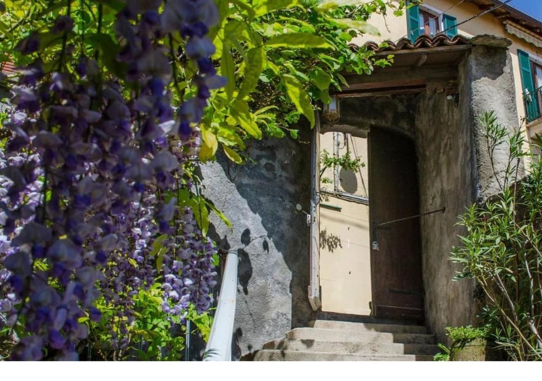 WISTERIA HOUSE — photo 1 of 38