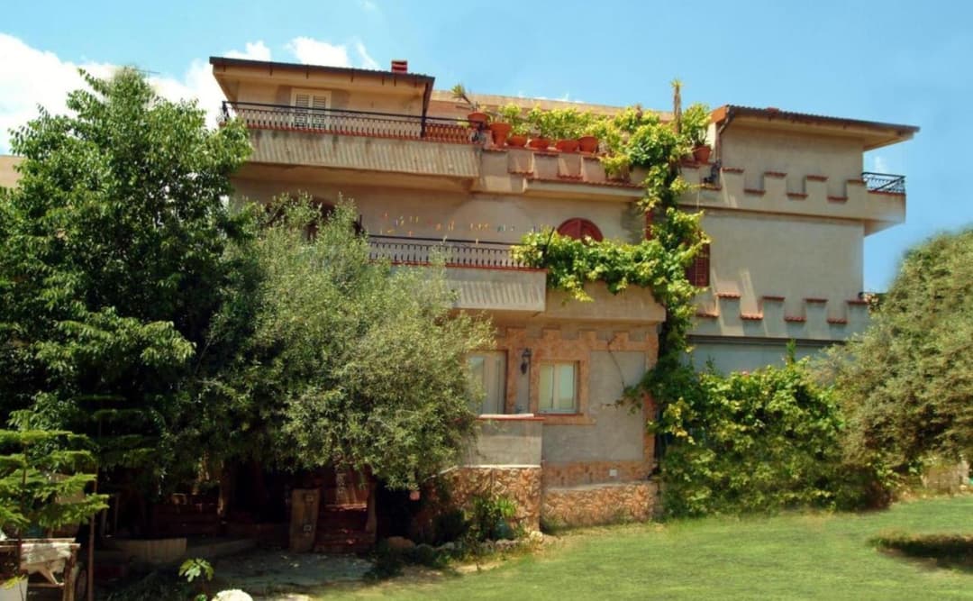 Villa Ambra B&B — photo 1 of 43