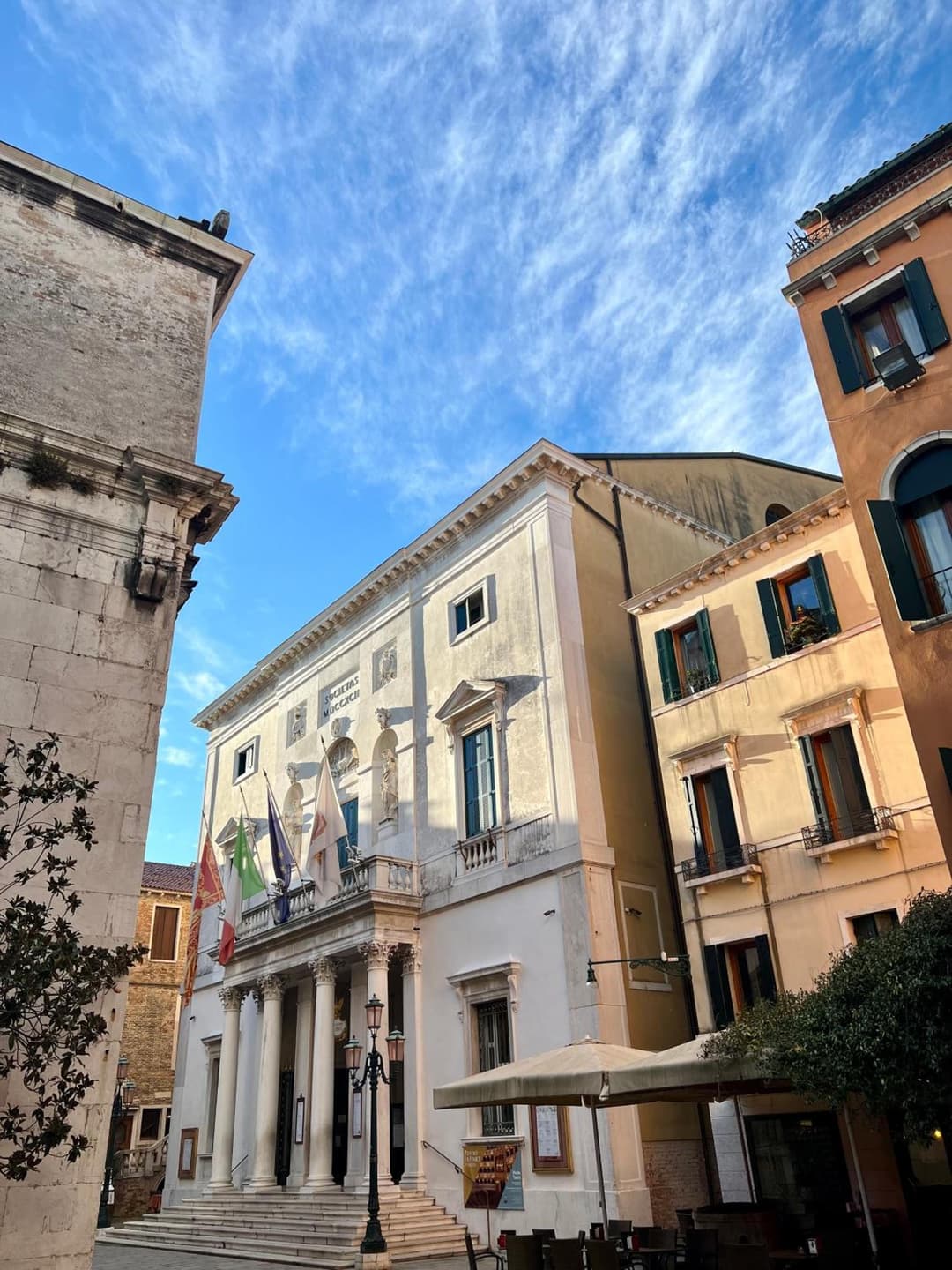 Apt Teatro — photo 1 of 1