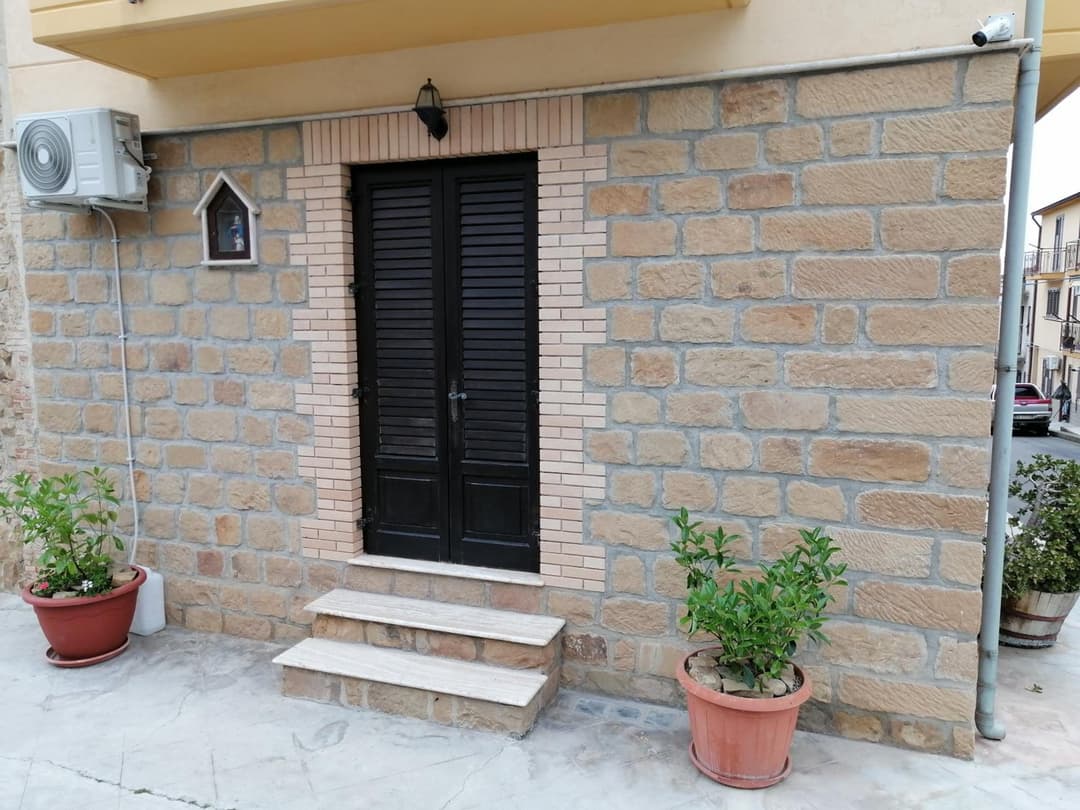 STONE HOUSE e Casa Vacanze Zia Rosina — photo 1 of 1