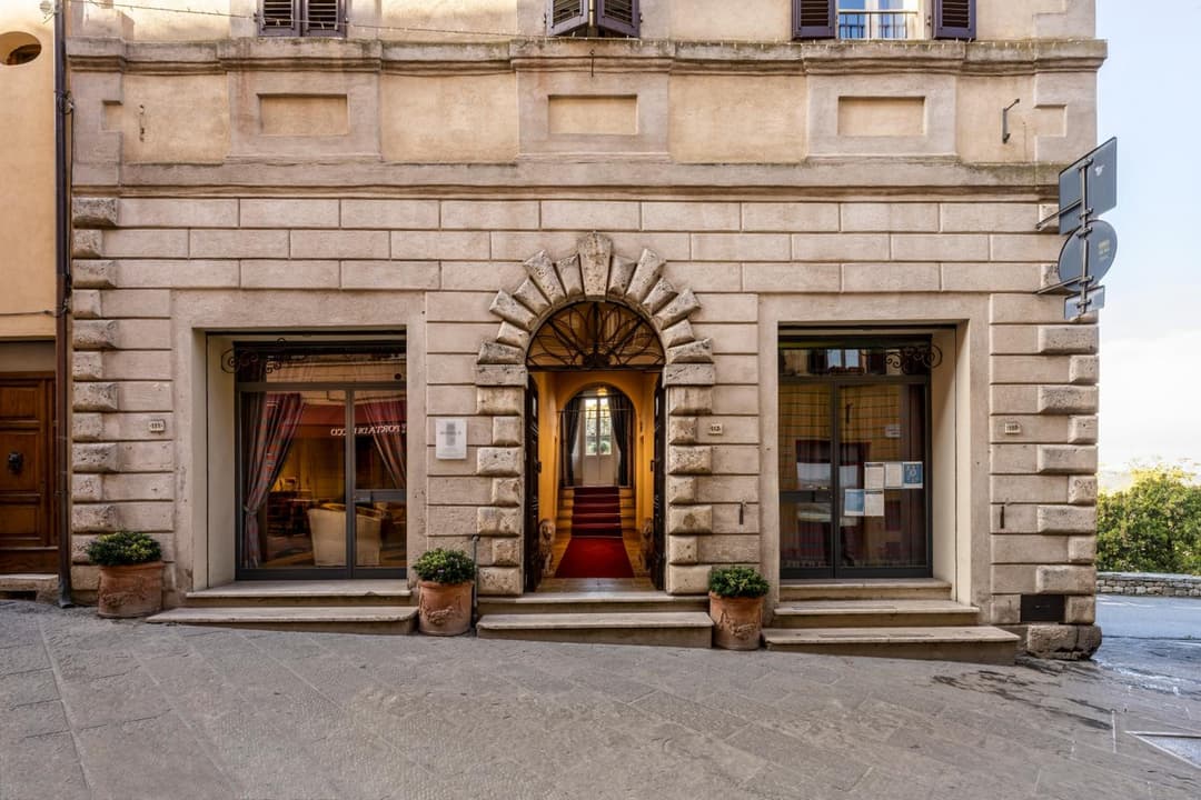 Palazzo Mosela Alla Porta — photo 1 of 49