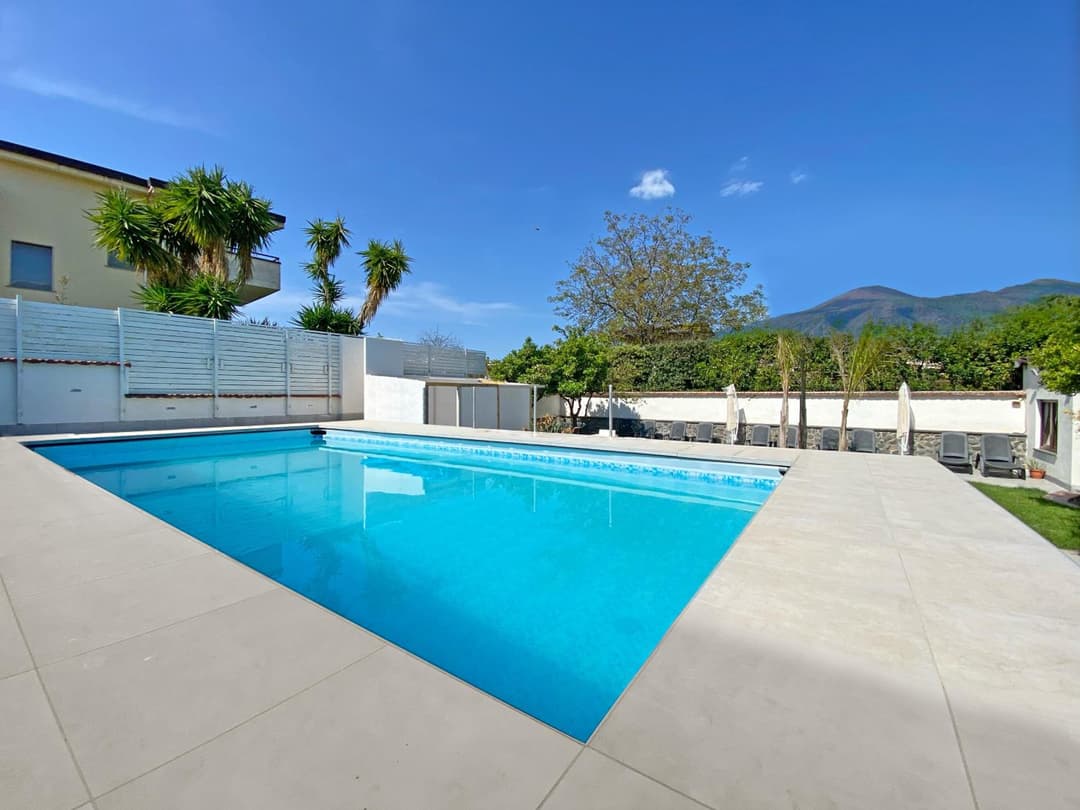 Terrazza sul Vesuvio con piscina — photo 1 of 1