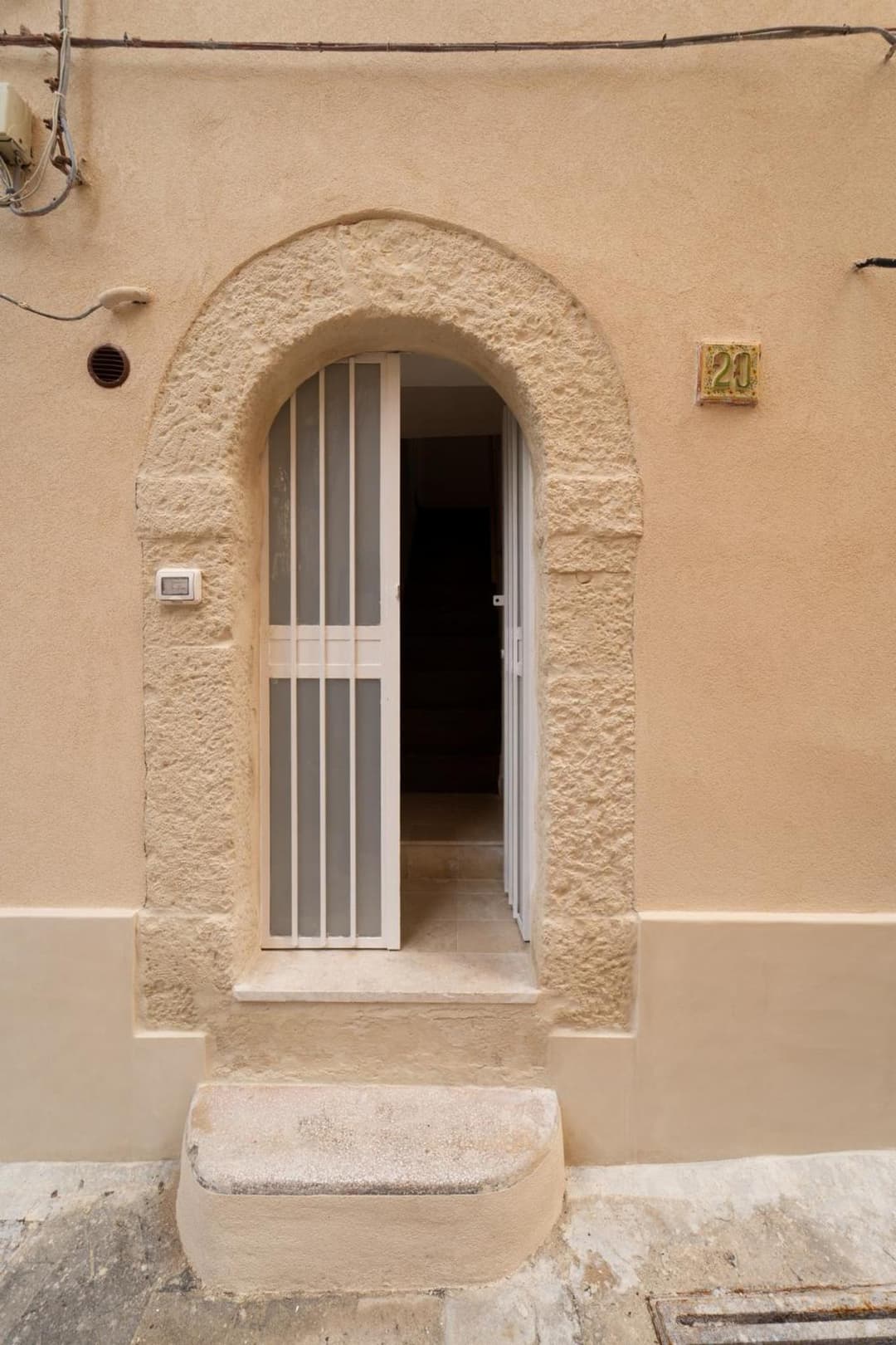 GuestHost - Ortigia Colourful Apartment — photo 1 of 1