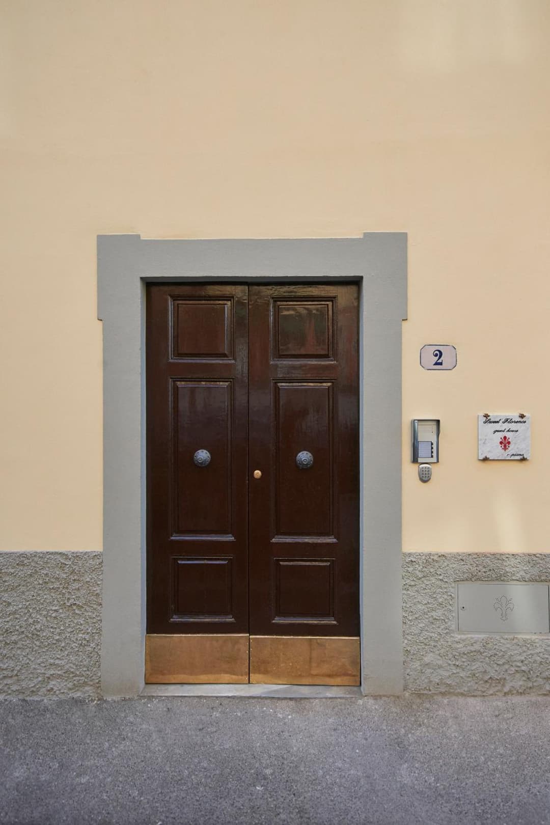Sweet Florence — photo 1 of 1