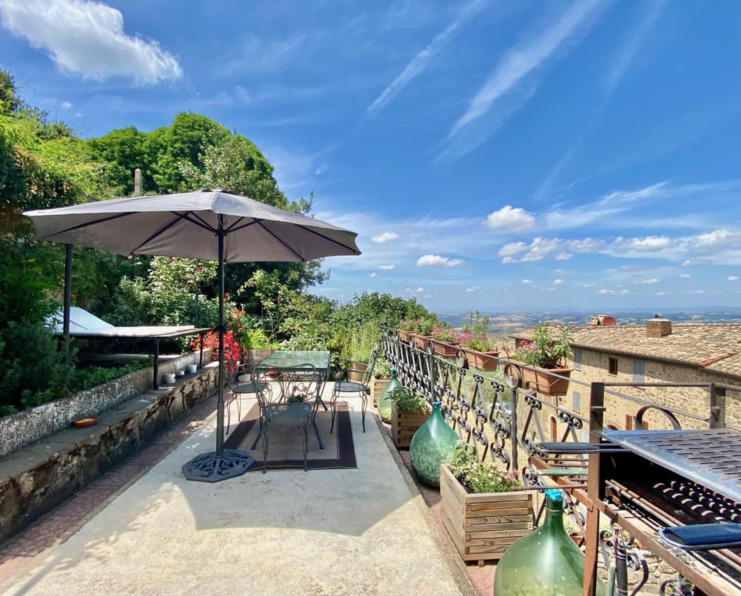 Panoramic Nest In Montalcino — photo 1 of 1