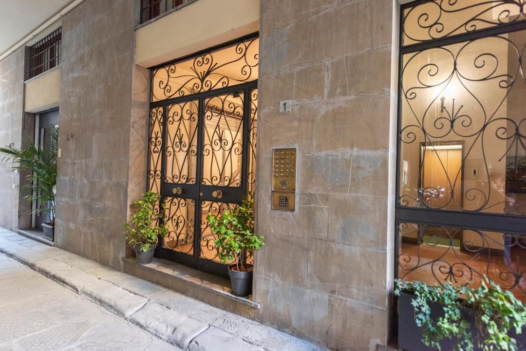 Ponte Vecchio Luxury Suite by Mmega — photo 1 of 20
