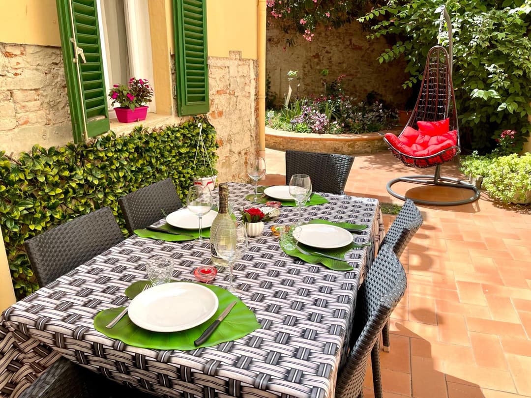 Santa Croce Garden Apartment — photo 1 of 32