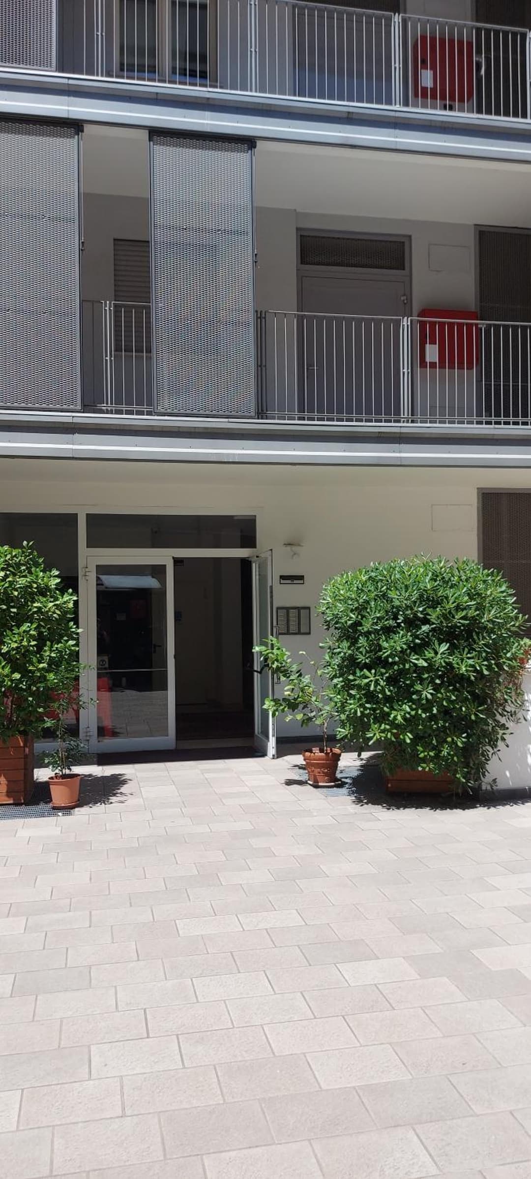 Feel Like Home In Milan — photo 1 of 116