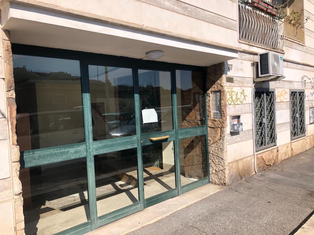 Questa casa non è un albergo CIU-ATR 9390-9 — photo 1 of 1