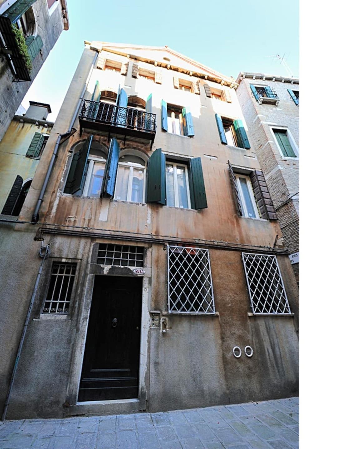 Charming Castello Apartments by Wonderful Italy — photo 1 of 1
