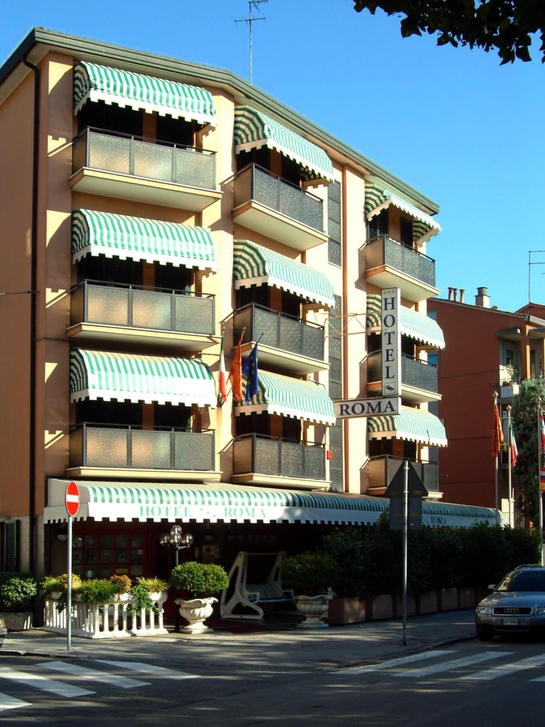 Hotel Roma — photo 1 of 34