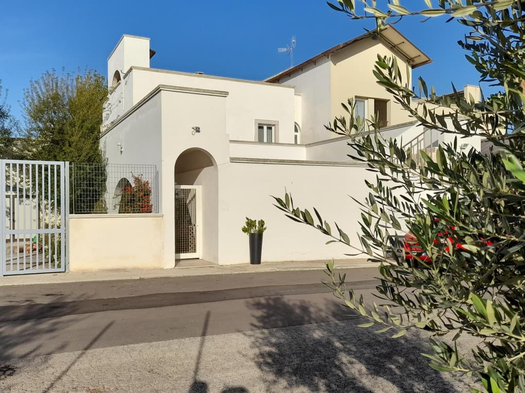 CASA MONTEFINESE — photo 1 of 1