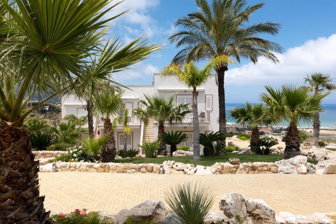La Blanca Resort & Spa — photo 1 of 1