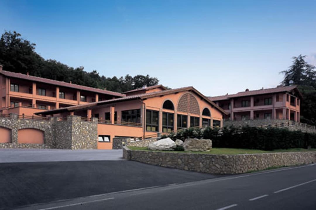 Meridiana Country Hotel — photo 1 of 43