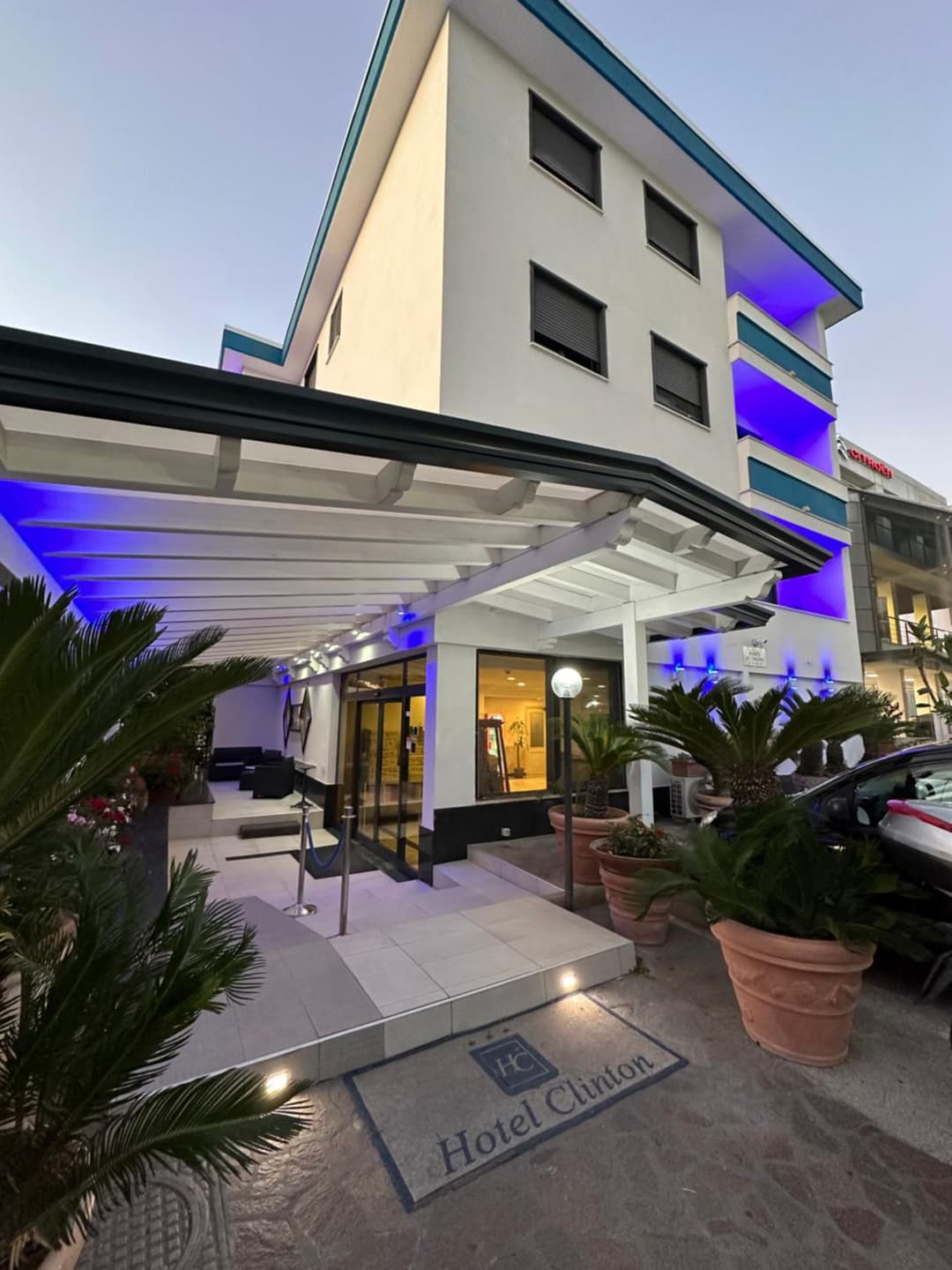 Hotel Clinton — photo 1 of 1