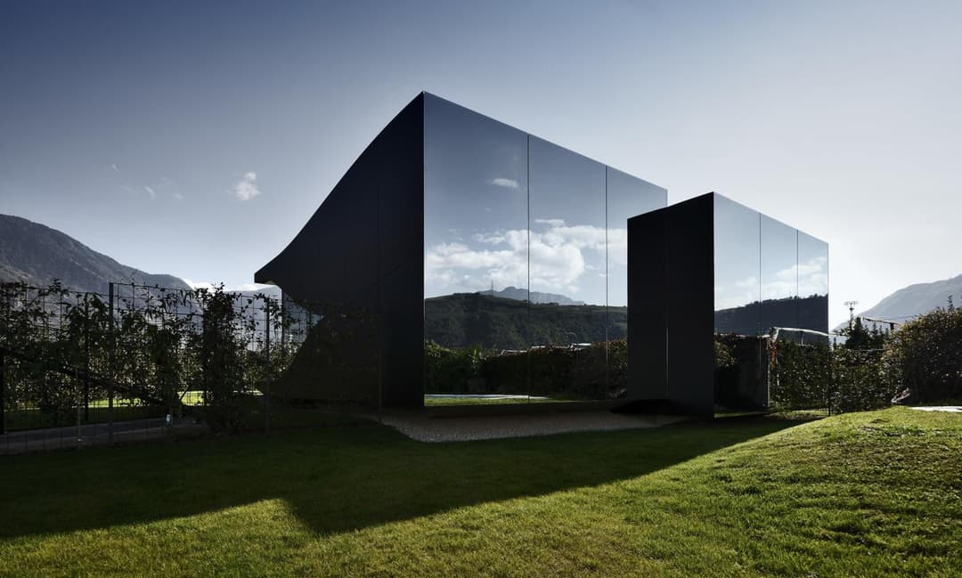 Mirror Houses — photo 1 of 28