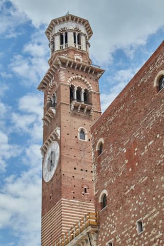 Residenza Corte Carnesali - Italian Homing