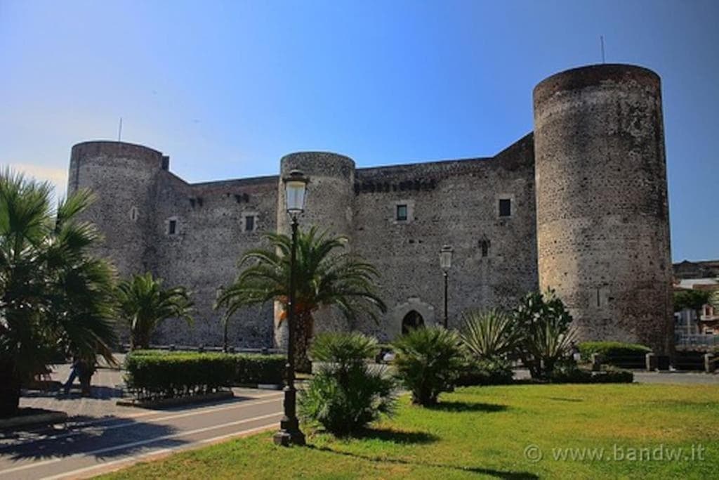 OdeonHouse - Catania - Parking Included — photo 1 of 1