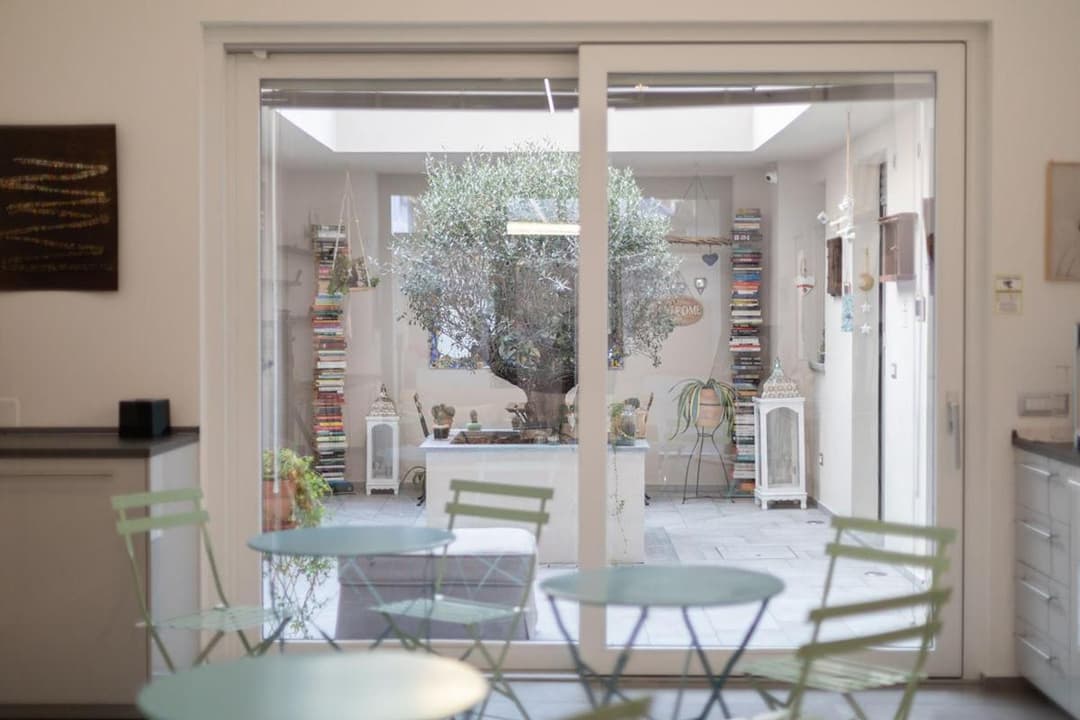 Little Square Arona — photo 1 of 1
