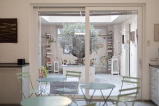 Little Square Arona