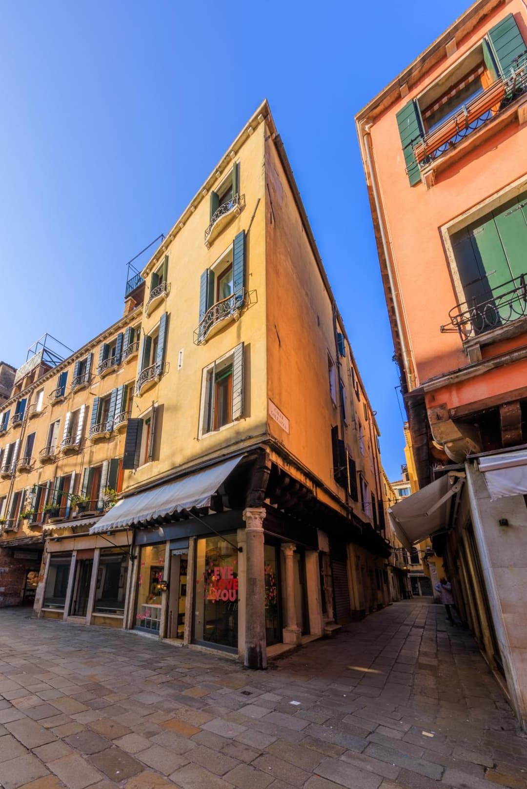 Rialto Bridge Luxury apartment — photo 1 of 36