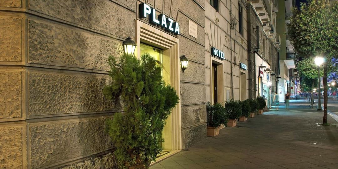 Hotel Plaza — photo 1 of 1