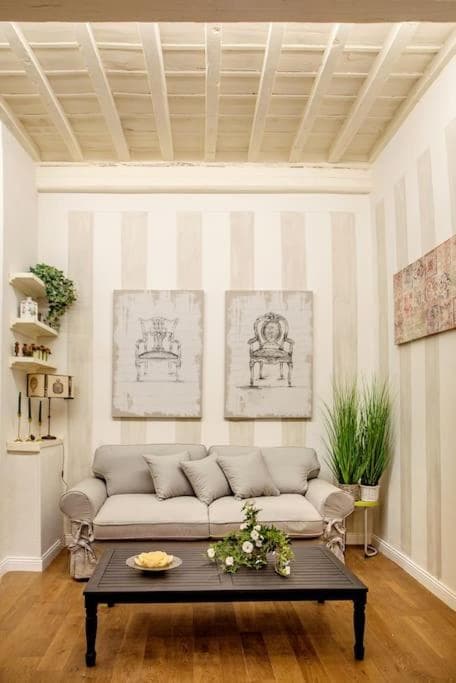 RENAISSANCE FLORENCE APARTMENT — photo 1 of 1