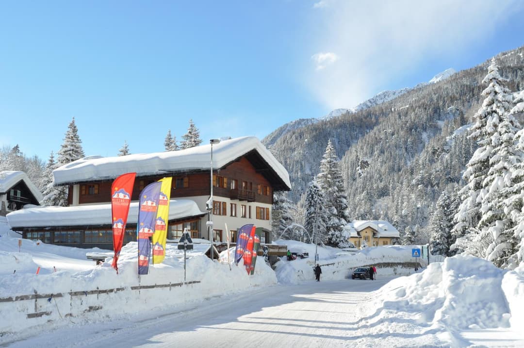 Hotel Flora Alpina — photo 1 of 32